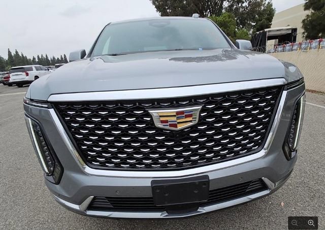 2025 Cadillac Escalade Premium Luxury photo 2