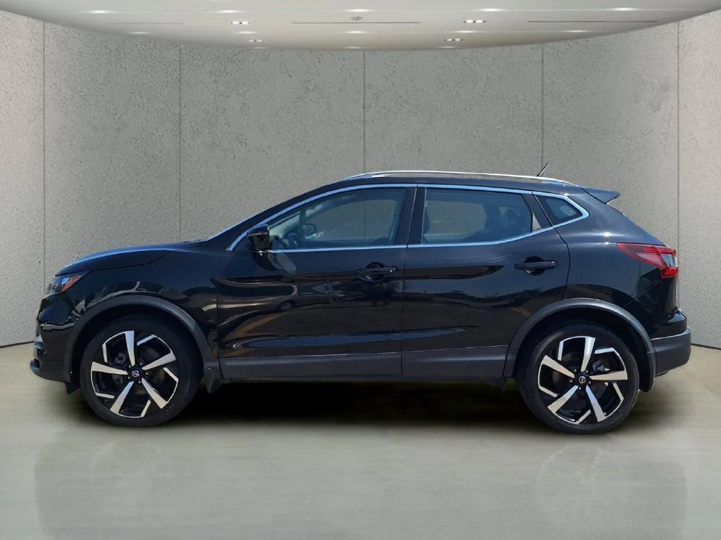 Used 2022 Black Nissan SL image 8