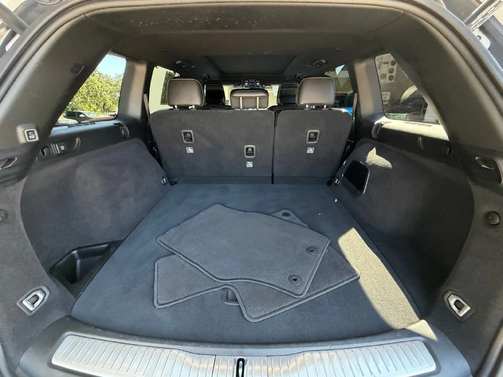 Used 2023 White Jeep Overland image 19