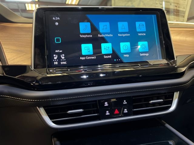 New 2026 Black Volkswagen 2.0T SE w/Technology image 17