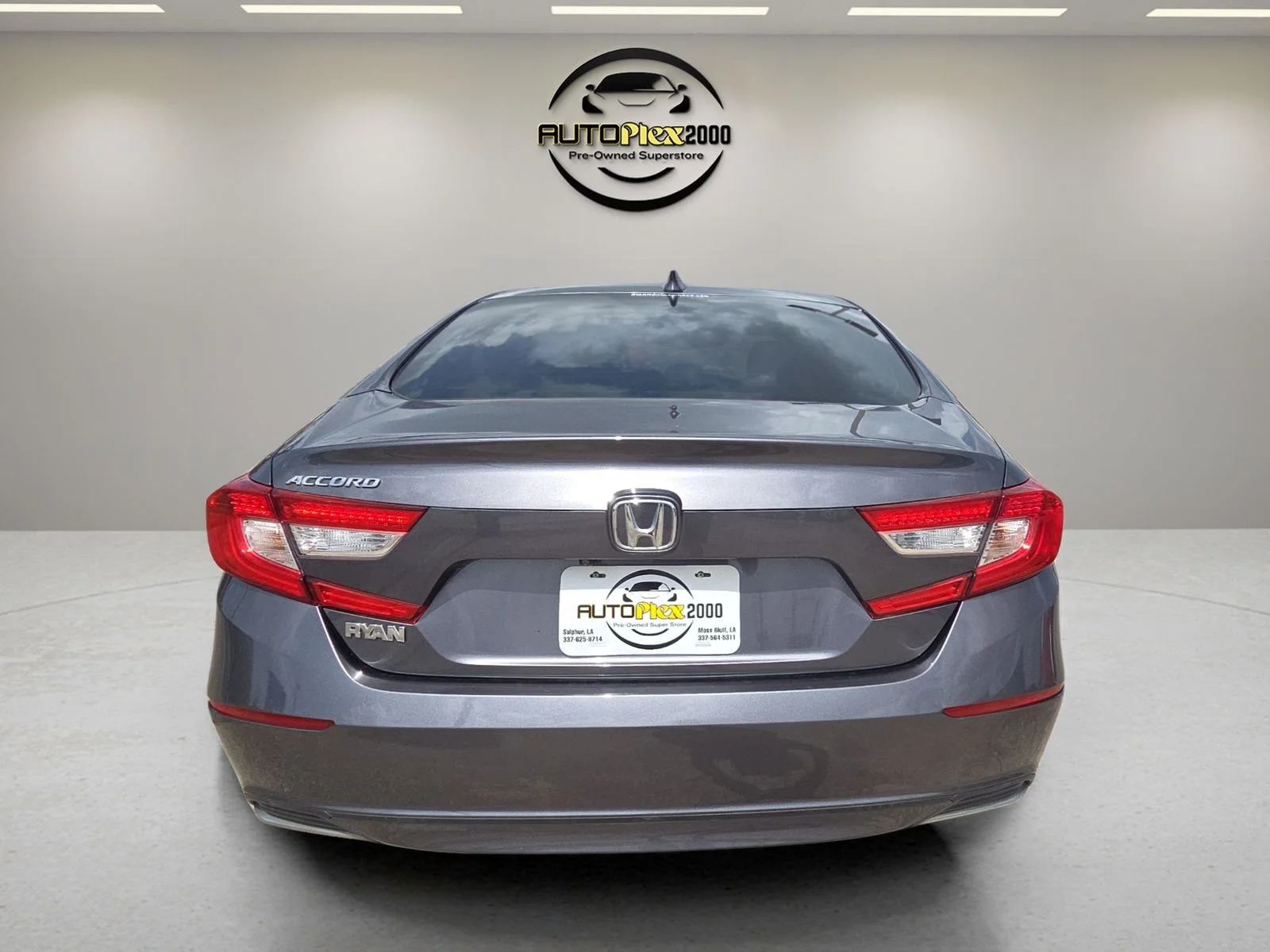 Used 2018 Gray Honda EX-L image 4