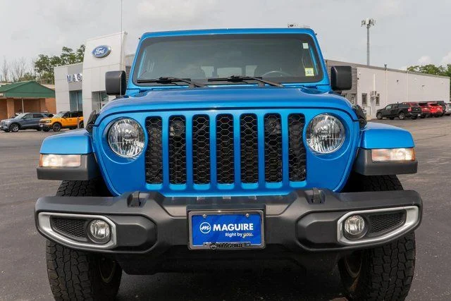 Used 2022 Blue Jeep Sport image 3