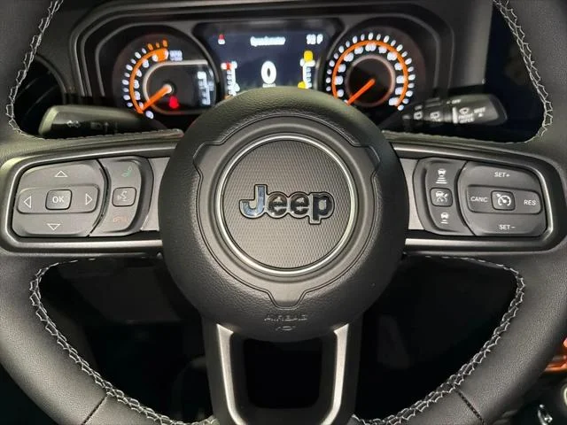 New 2026 Bright White Clear-Coat Exterior Paint Jeep Rubicon X image 24