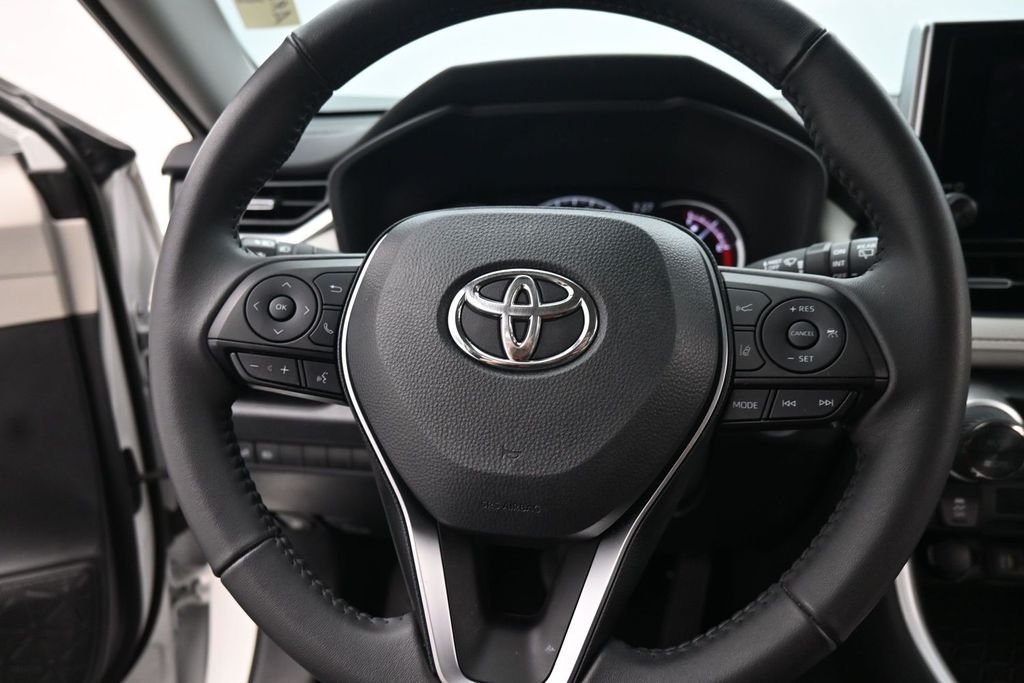 Used 2024 Beige Toyota XLE Premium image 20