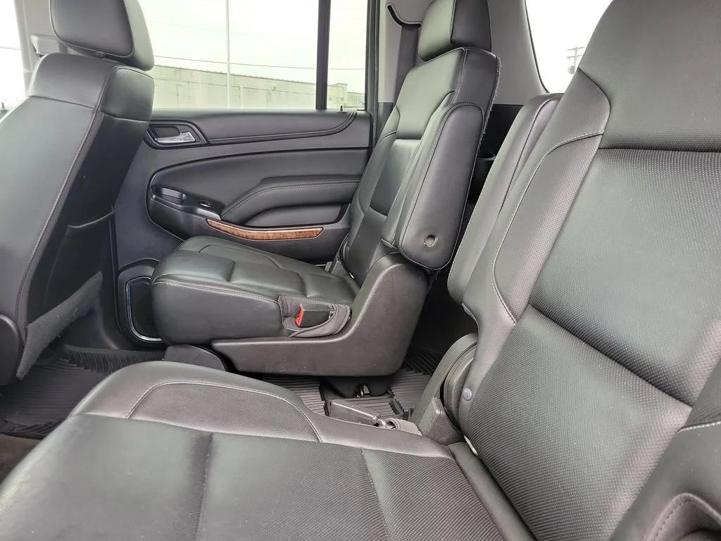 Used 2018 SILVER ICE METALLIC Chevrolet Premier image 12