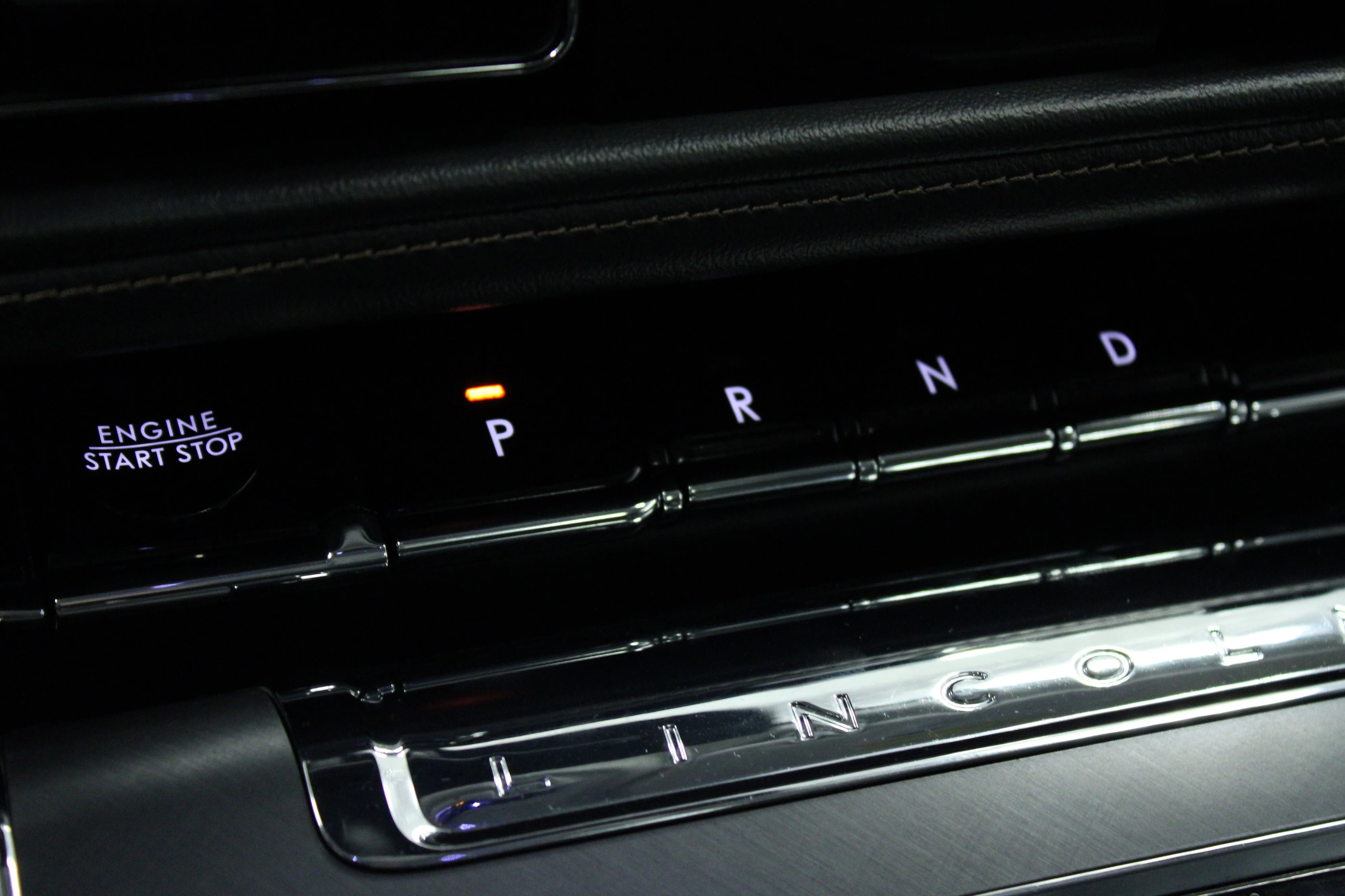 Used 2025 White Metallic Lincoln Premiere image 24