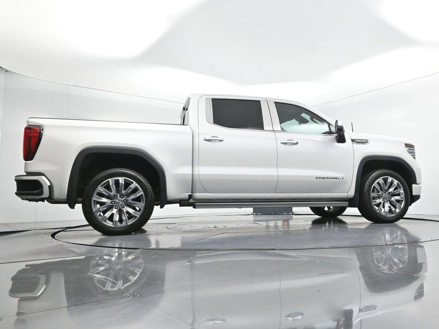 Used 2024 White Frost Tricoat GMC Denali image 53