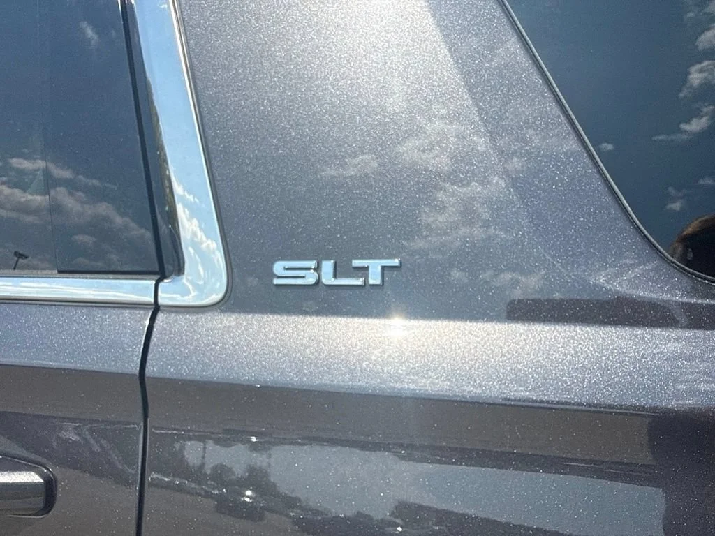 Used 2016 IRIDIUM METALLIC GMC SLT image 36