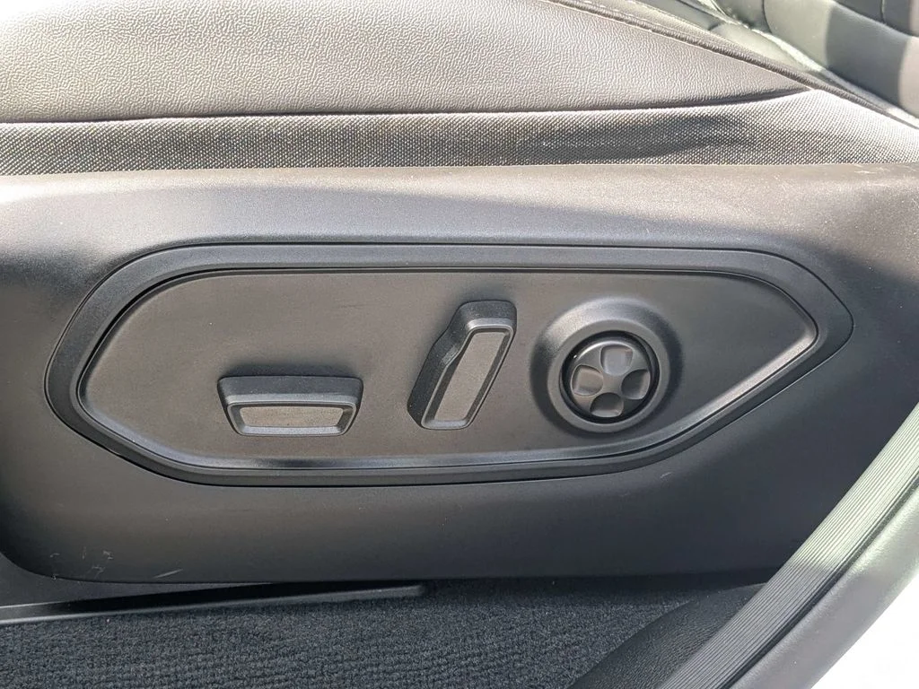 Used 2026 White Jeep Limited image 19