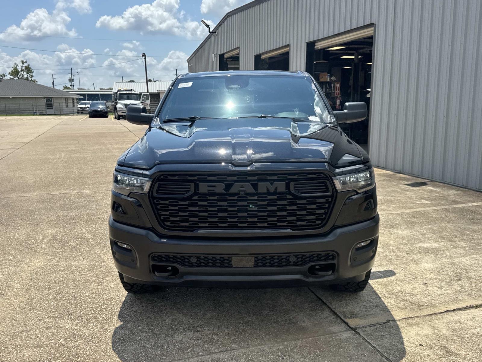 New 2026 Diamond Black Crystal Pearl-Coat Exterior Paint RAM Warlock image 2