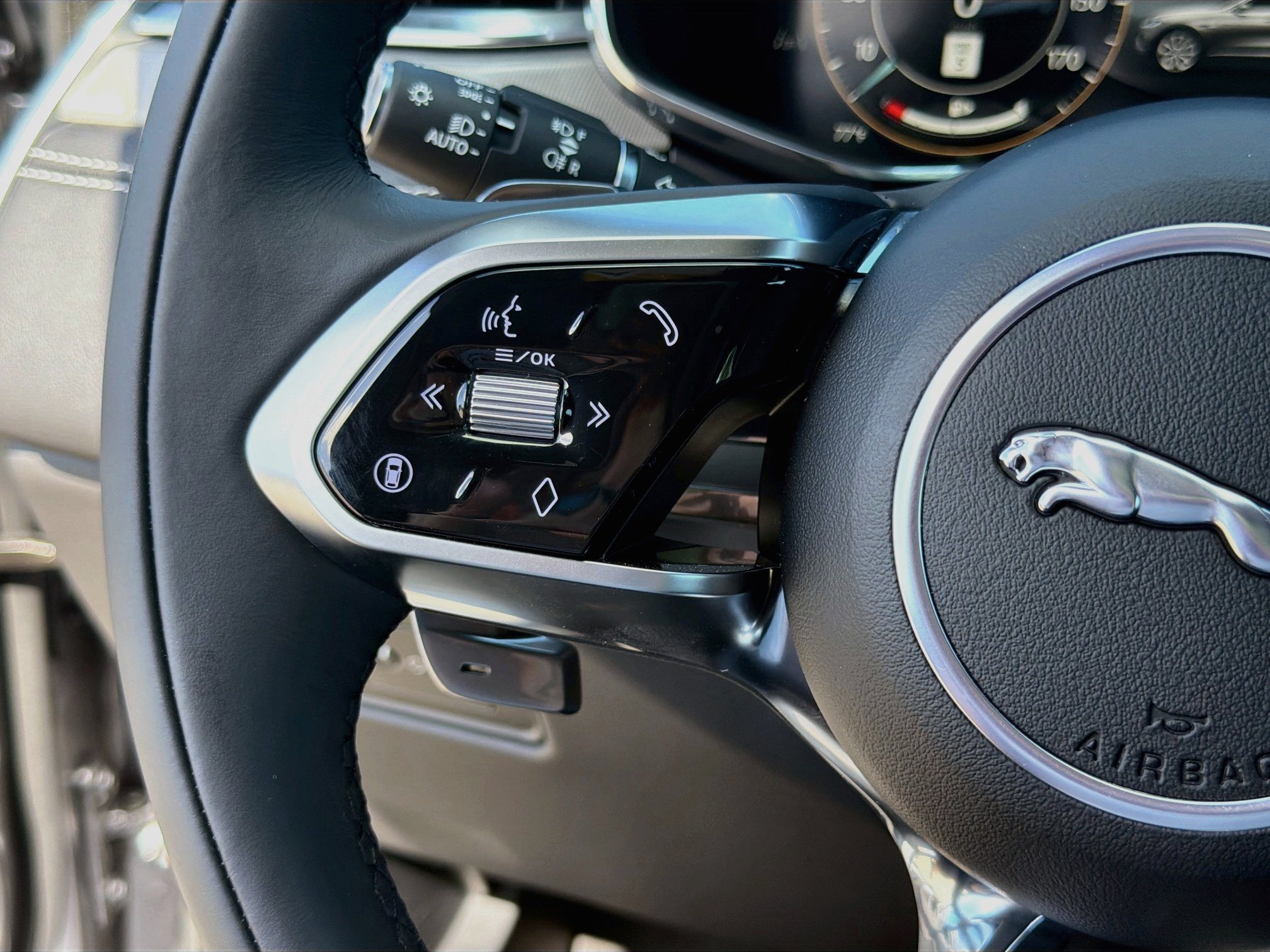 2026 Jaguar F-Pace R-Dynamic S - Photo 38