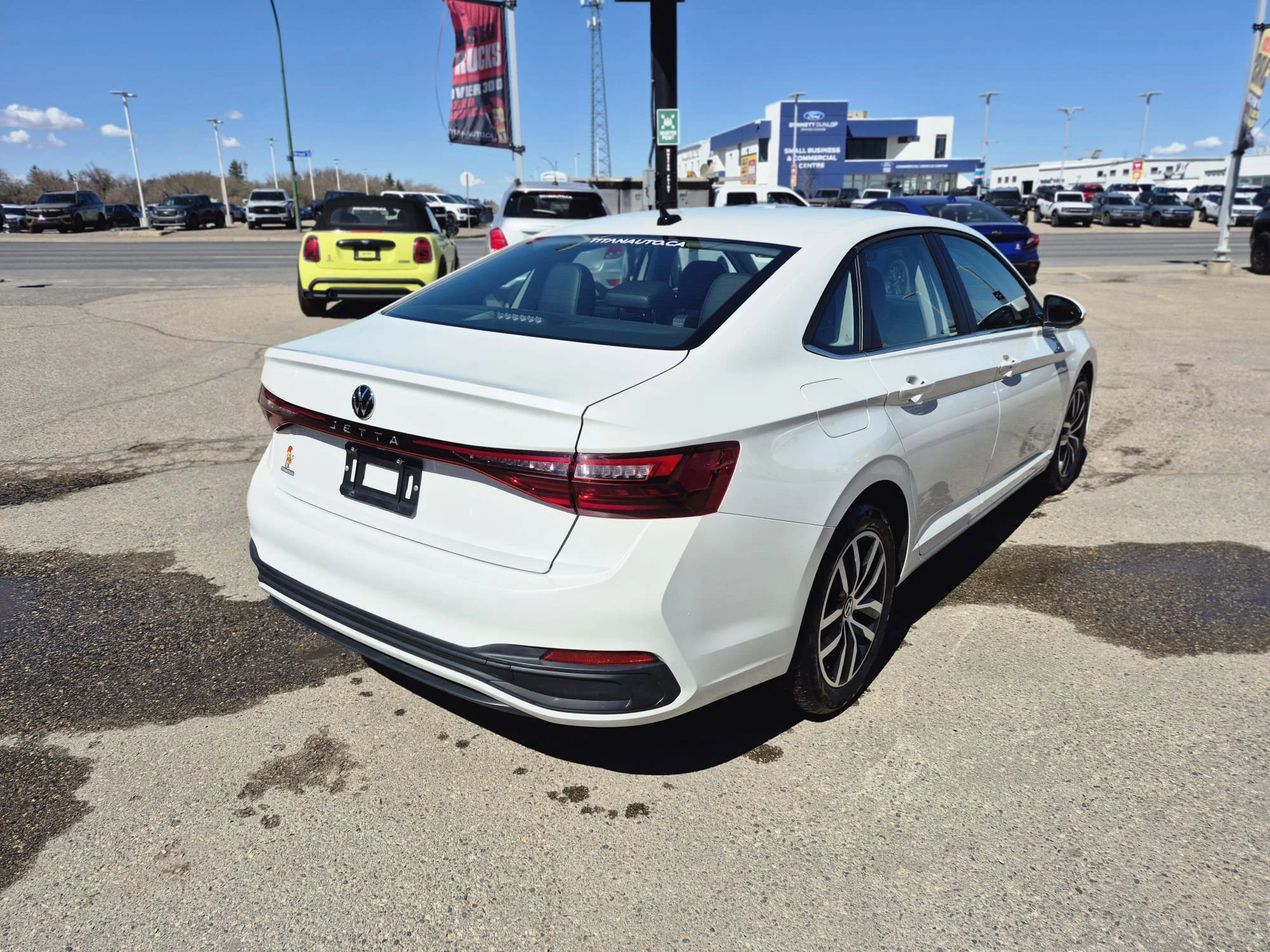 Certified Used 2025 Oryx White Pearl Volkswagen Comfortline*Adapt Cruise | Remote Start | Htd Seats & Wheel | Blind Spot Detect | Lane Keep Assist image 12