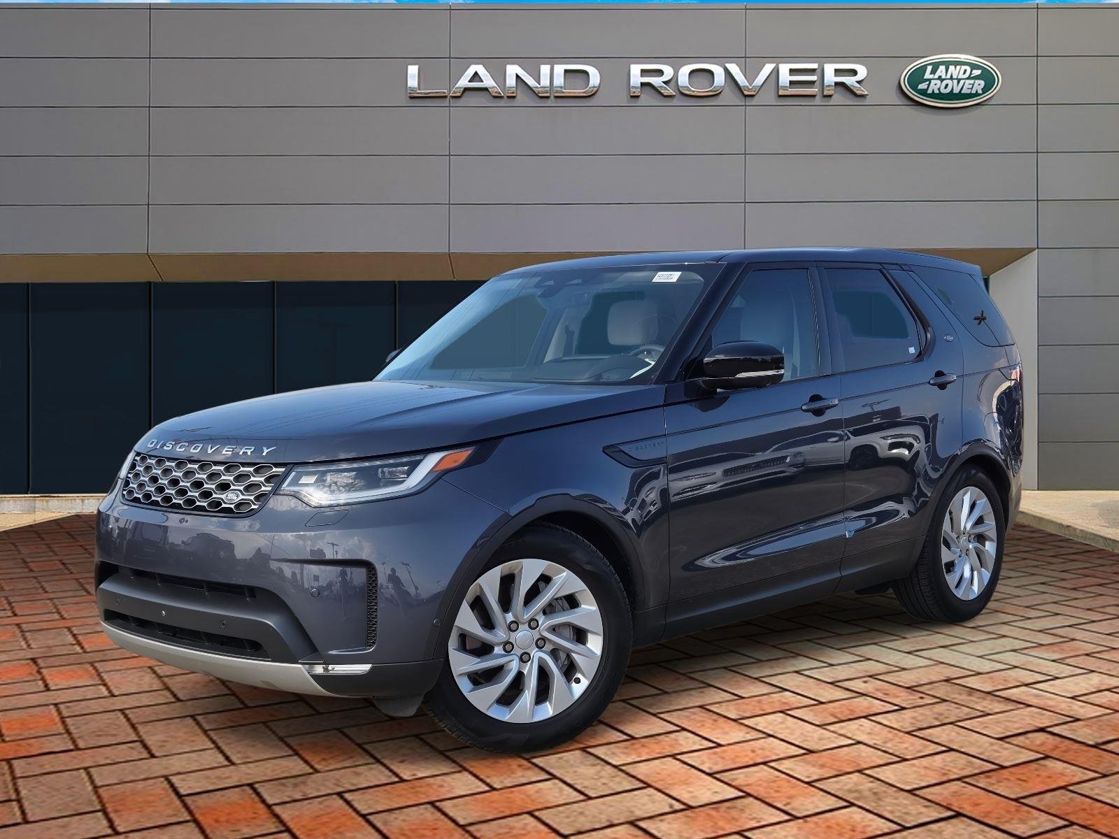 Used 2025 Varesine Blue Metallic Land Rover S image 1