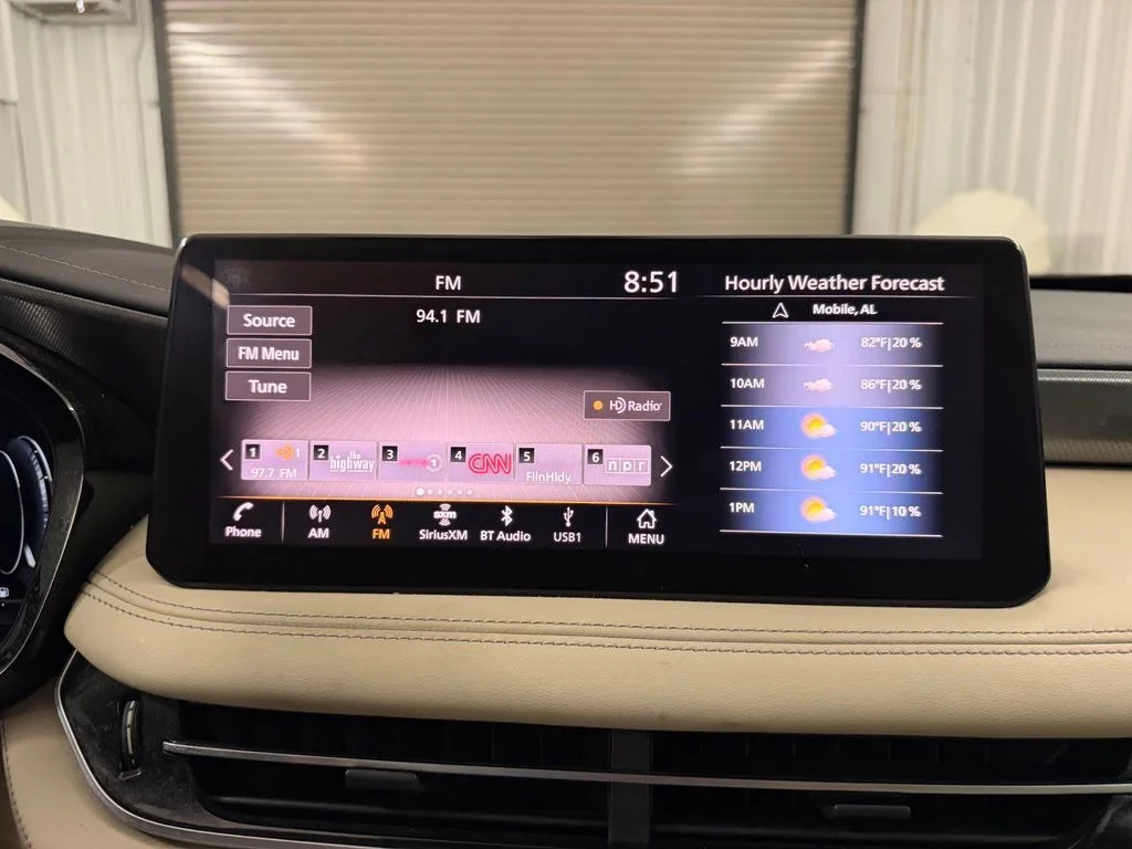 Used 2024 Gray INFINITI LUXE image 20