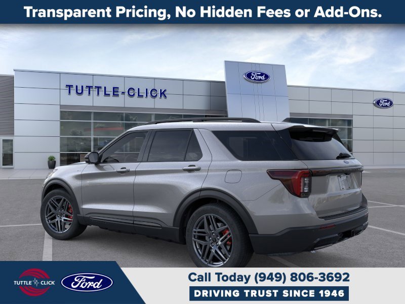 New 2026 Carbonized Gray Metallic Ford ST-Line image 4