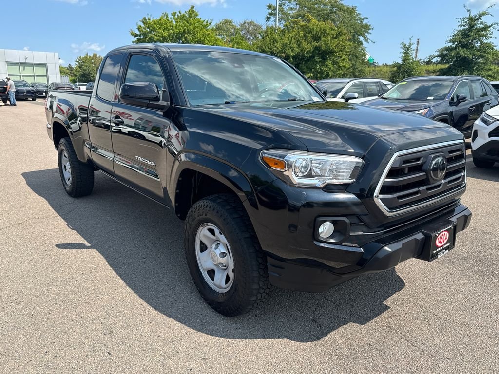 Used 2018 Black Toyota SR5 image 10
