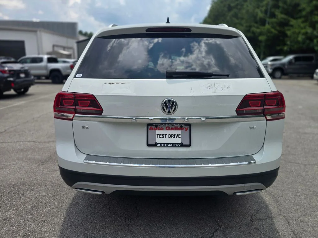 Used 2018 White Volkswagen 3.6L V6 SE image 6