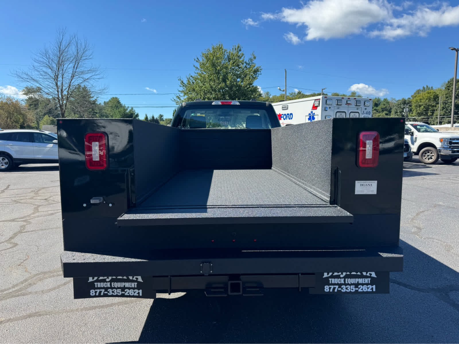 2025 Ford F-350 Super Duty Chassis Cab XL - Photo 6