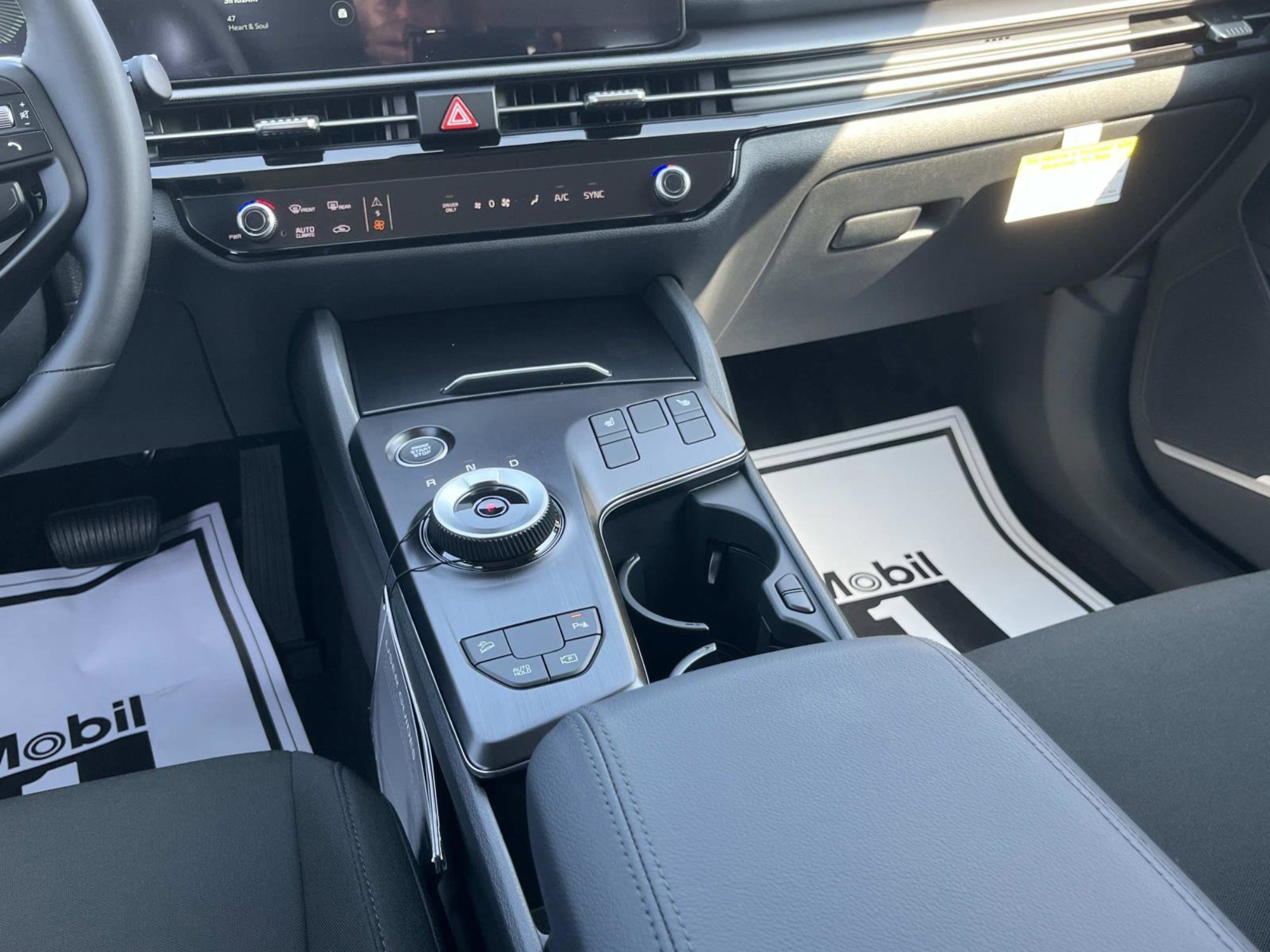 New 2026 Snow White Pearl Kia S image 16