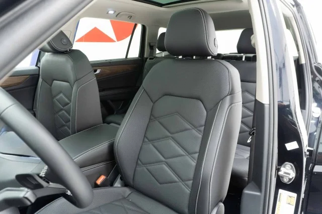 New 2026 Deep Black Pearl Volkswagen 2.0T SE w/Technology image 22