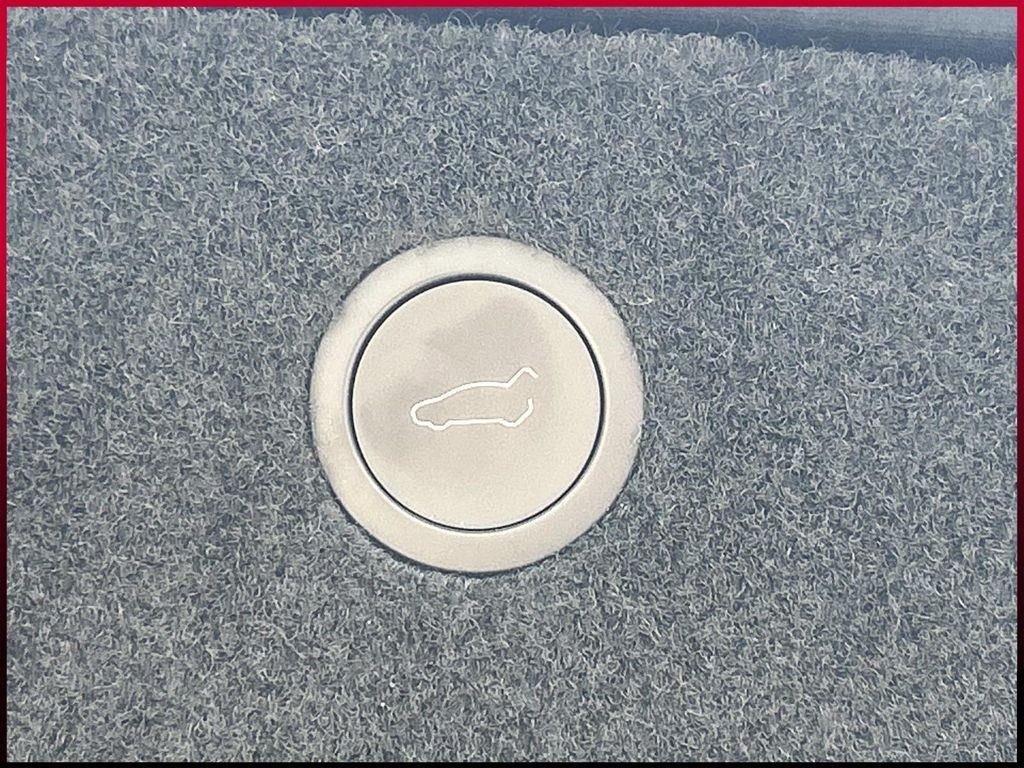 Used 2024  Tesla Base image 16