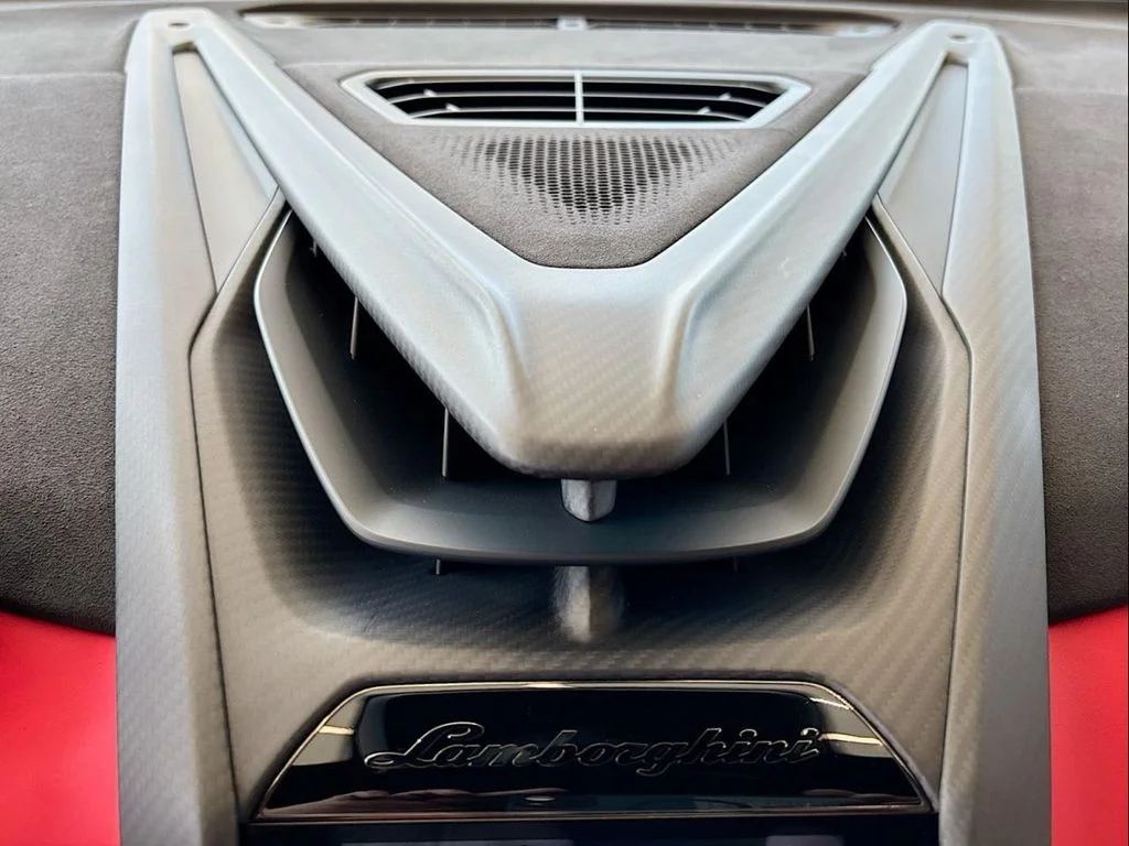 2024 Lamborghini Revuelto Base - Photo 26