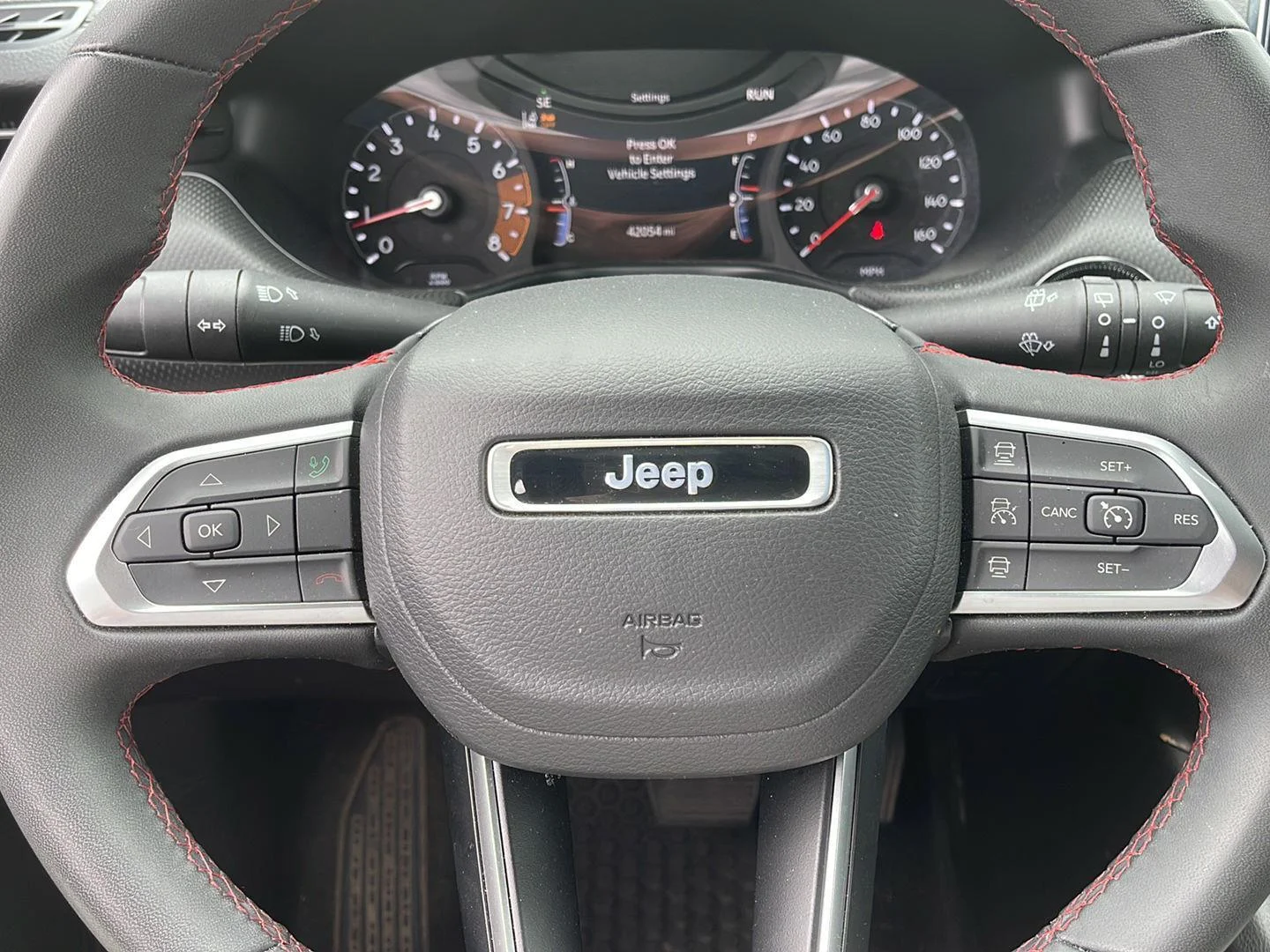 Used 2025 Bright White Clearcoat Jeep Trailhawk image 15