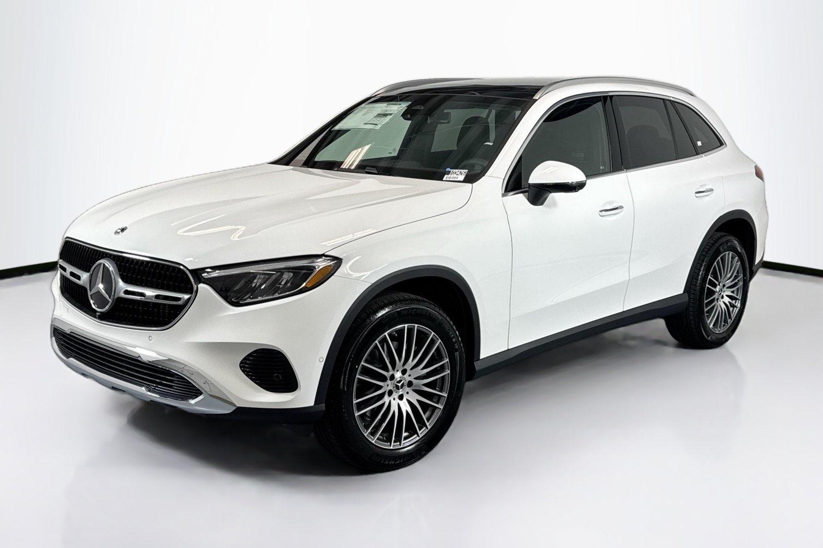 New 2026 Polar White Mercedes-Benz GLC 300 image 1