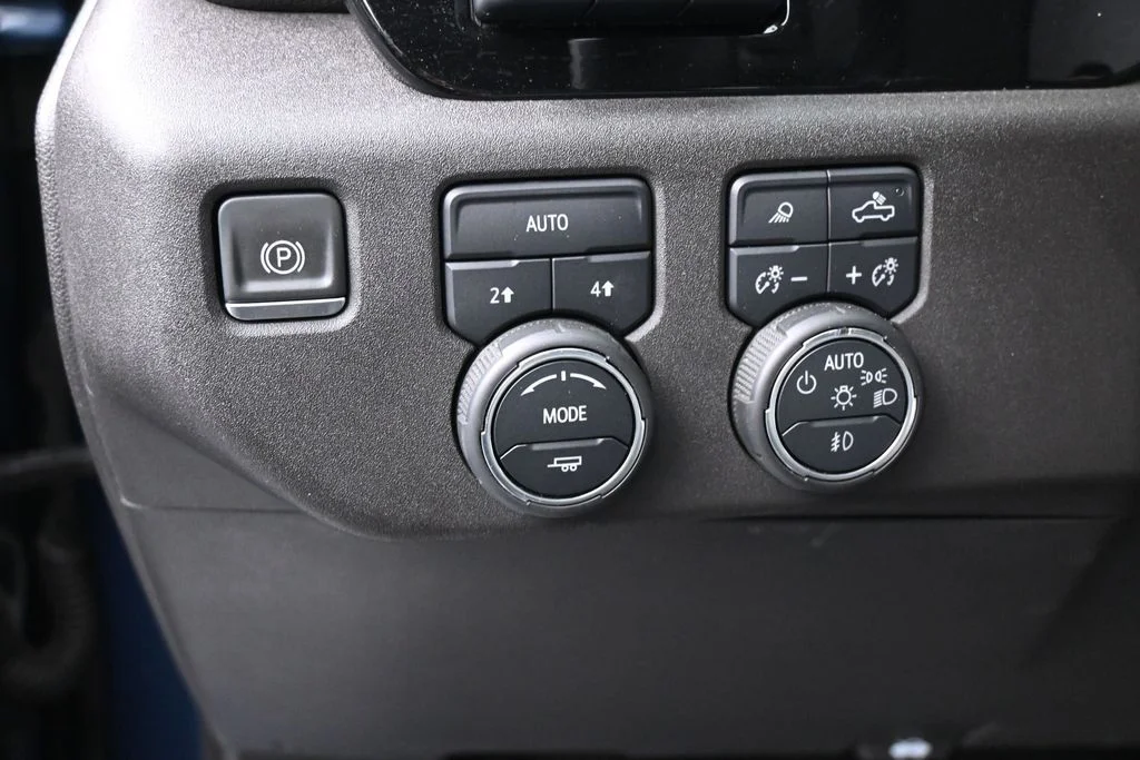 Used 2022 Northsky Blue Metallic Chevrolet LTZ image 17