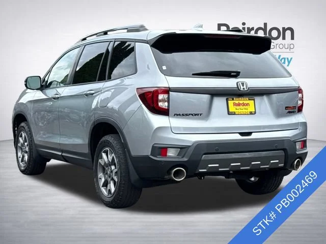 Used 2023 Lunar Silver Metallic Honda TrailSport image 4