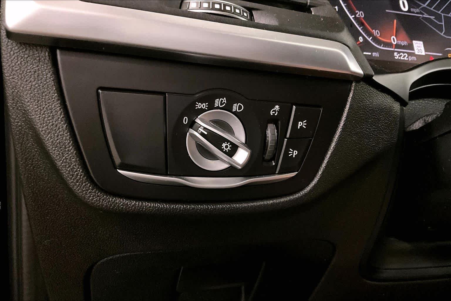 Used 2022 Jet Black BMW xDrive30i image 34