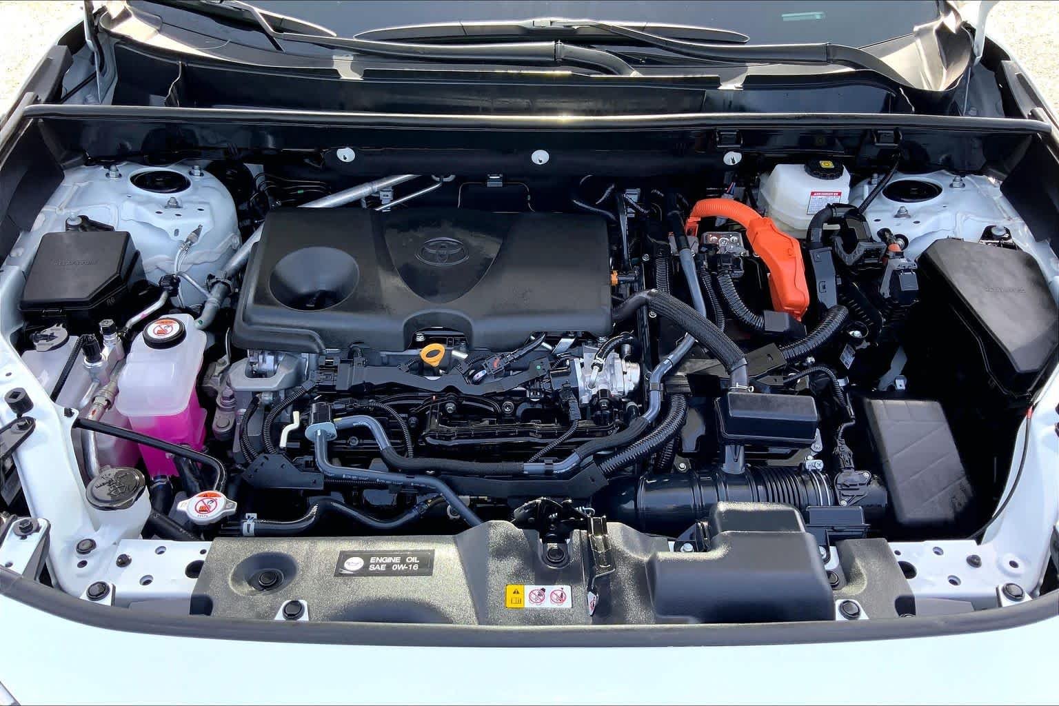 Used 2025 Ice Cap Toyota Hybrid XLE image 31