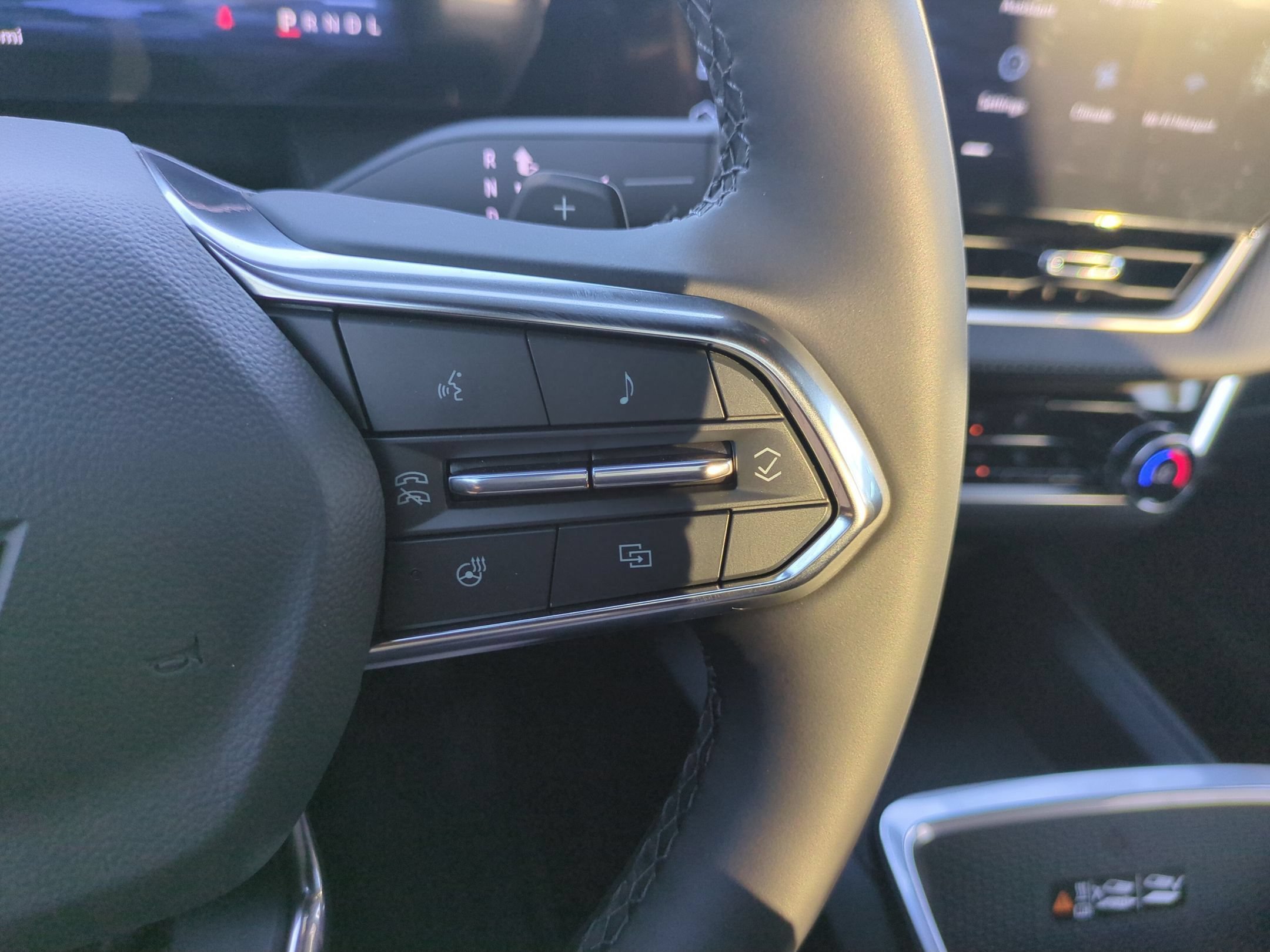 New 2027 Summit White Chevrolet LT image 22