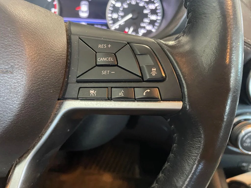 Used 2022 Red Nissan SV image 14