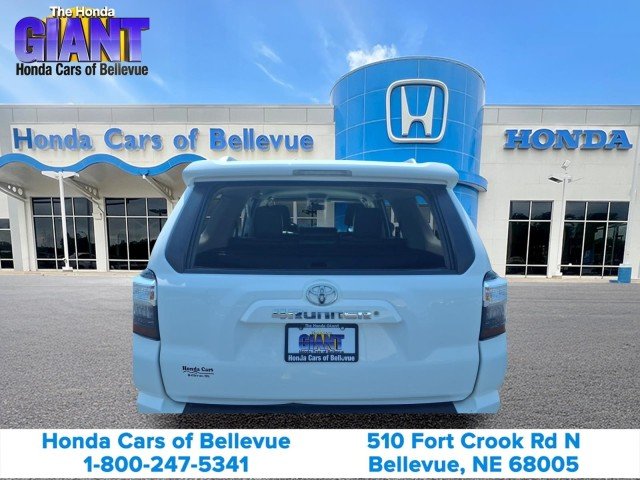 Used 2017 Super White Toyota SR5 Premium 4WD image 10