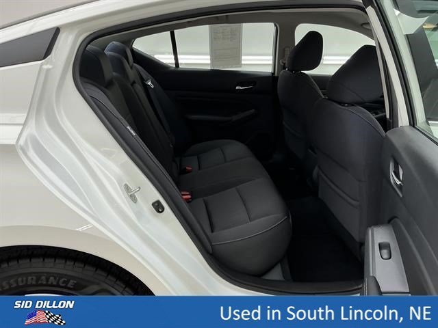 Used 2020 Glacier White Nissan 2.5 S image 23