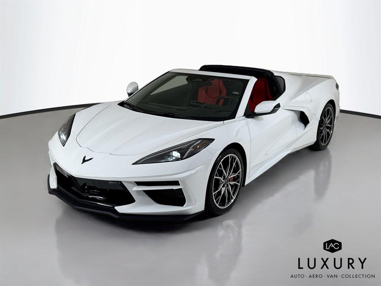 Used 2026 Arctic White Chevrolet 1LT | Performance Exhaust | Paint Matched Accents image 4
