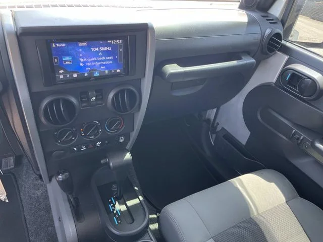 Used 2008 Silver Jeep X image 14