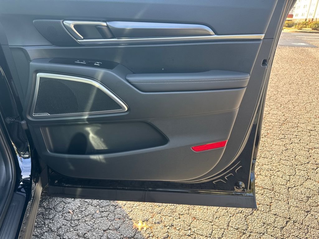 Used 2025 Black Kia S image 14