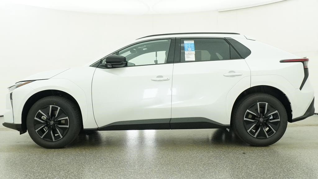 New 2026 Wind Chill Pearl <sup>1</sup> Toyota  XLE image 46