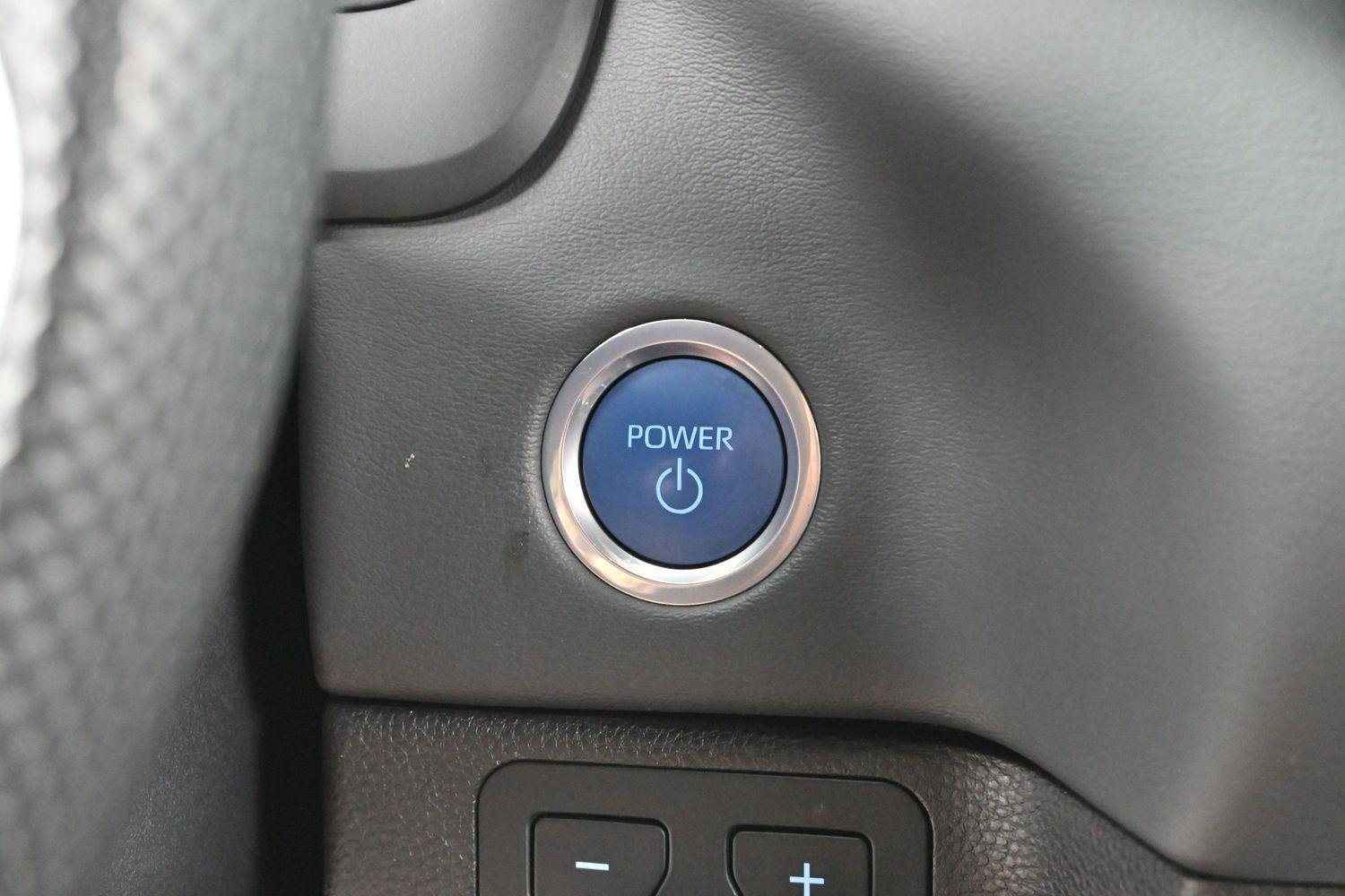 Used 2024  Toyota Platinum Hybrid image 26