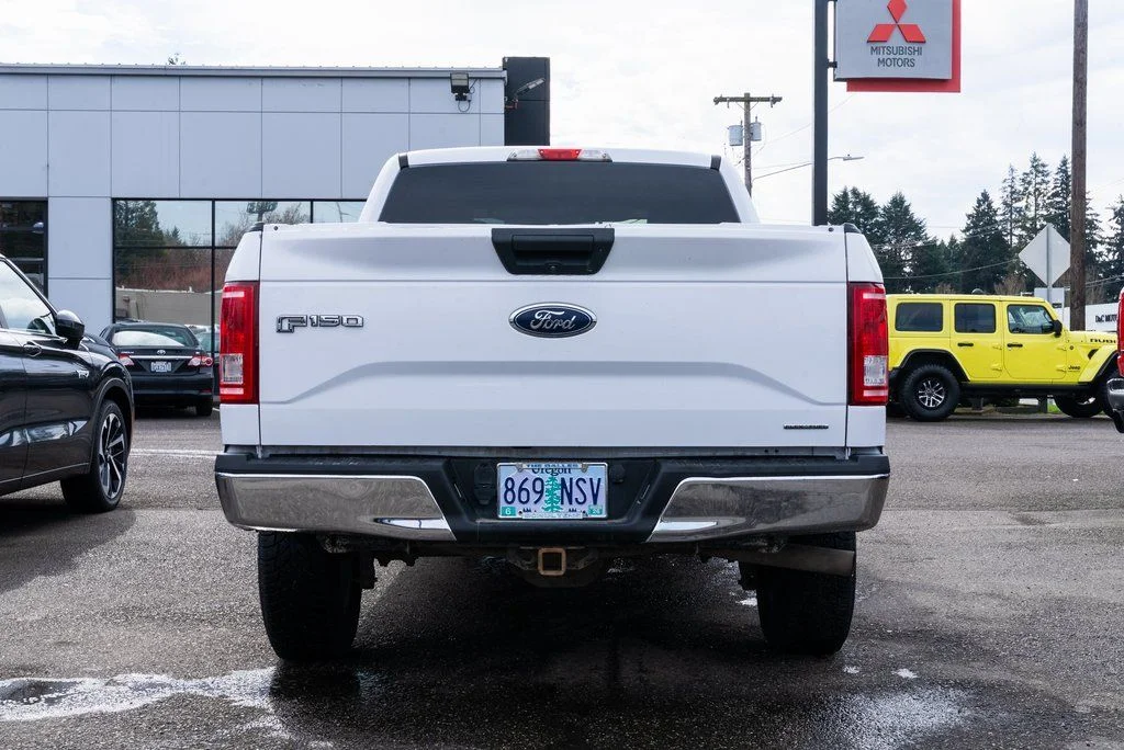 Used 2016 White Ford XLT image 5