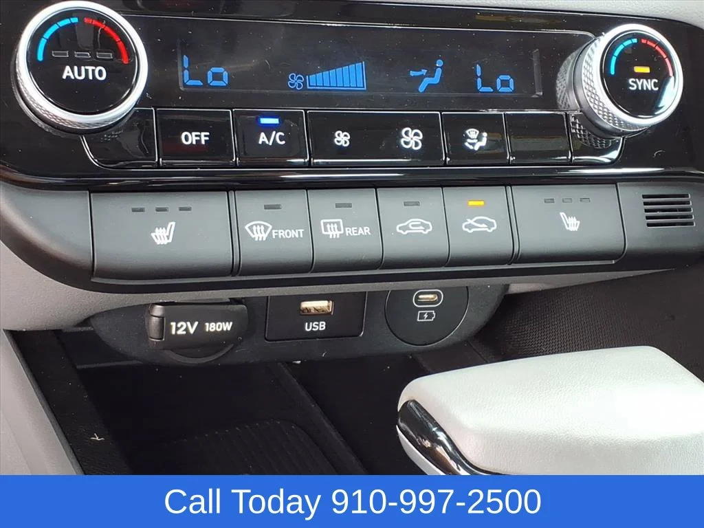 Used 2025 Blue Hyundai SEL Convenience image 11