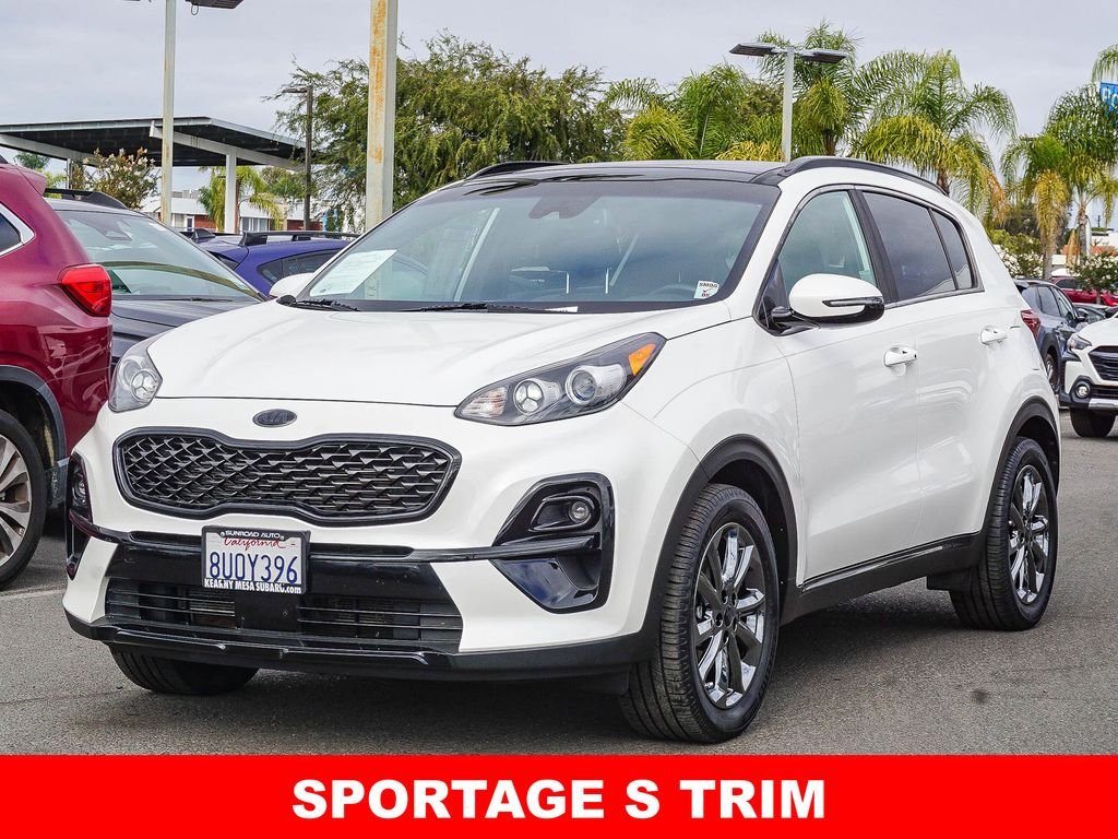 Used 2021 White Kia S image 3