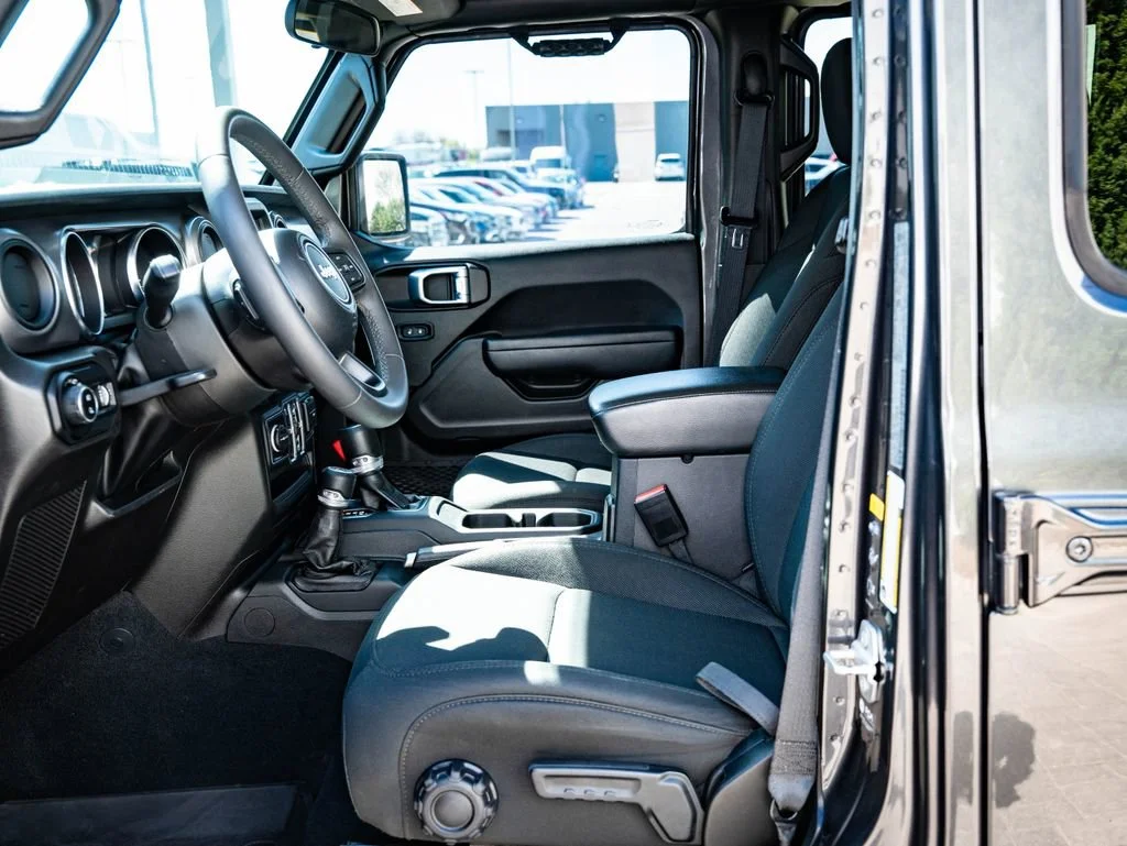 Used 2023 Granite Crystal Metallic Clearcoat Jeep Sport S image 19