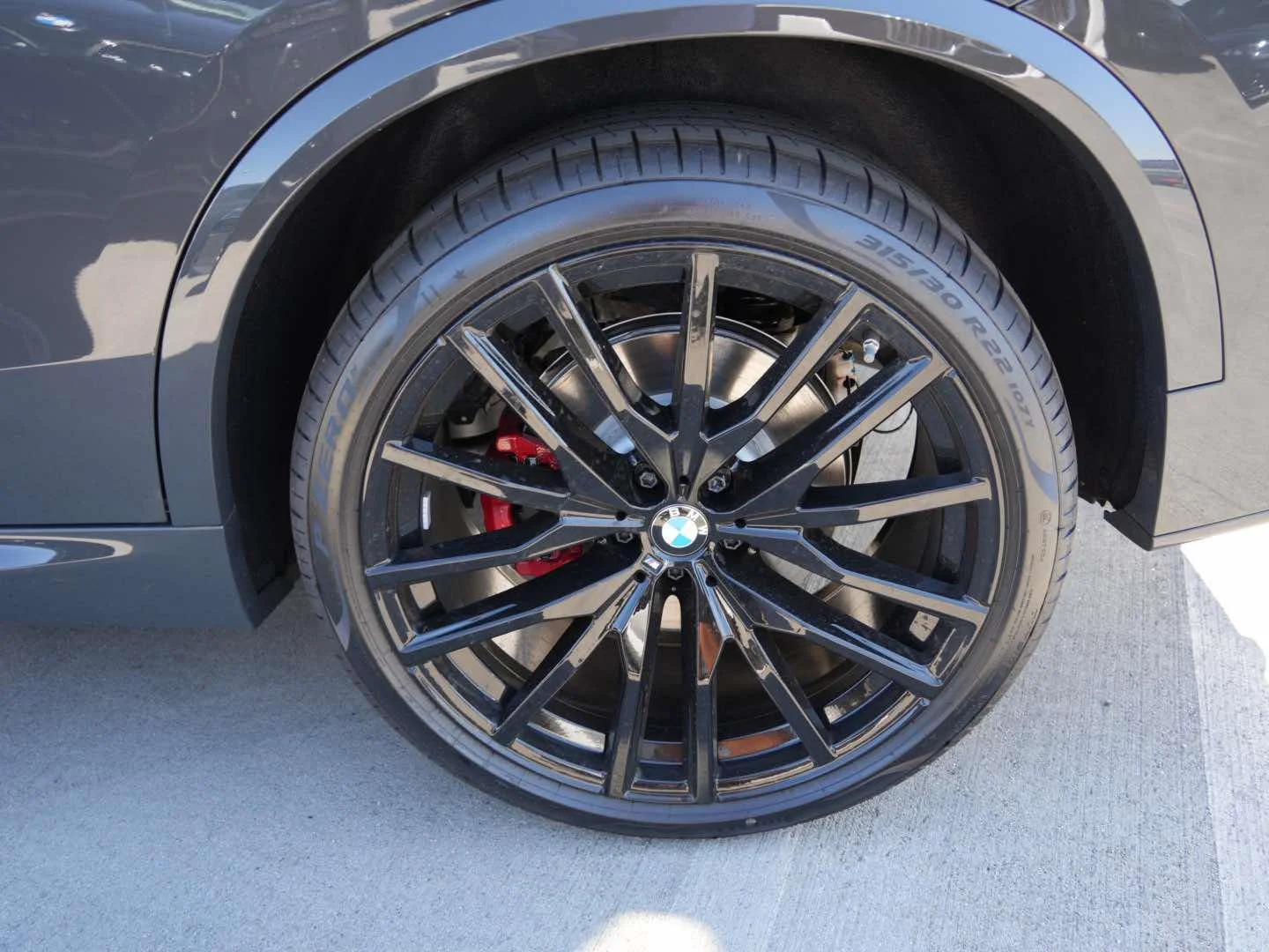 New 2026 Dravit Grey Metallic BMW xDrive40i image 6