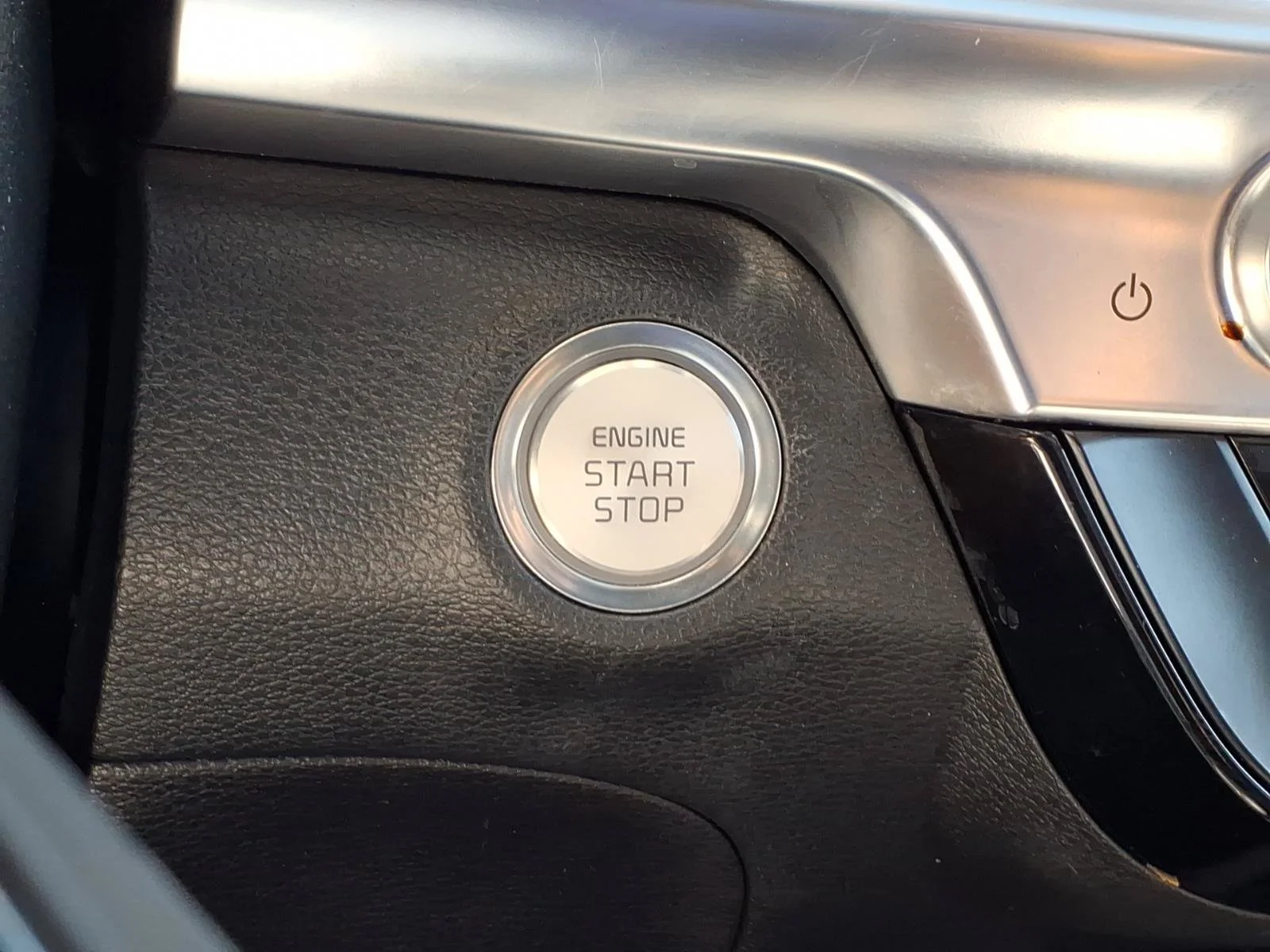 Used 2021 Glacial White Pearl Kia EX image 19