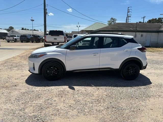 Used 2023 White Nissan SR image 7