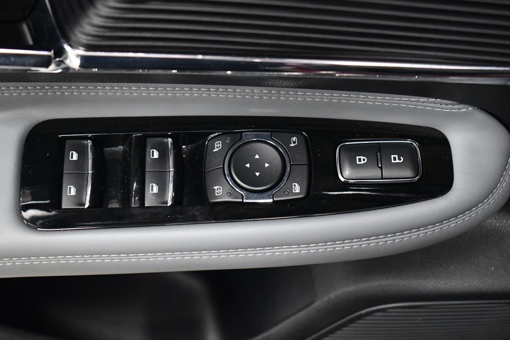 Used 2022 Red Lincoln Standard image 17
