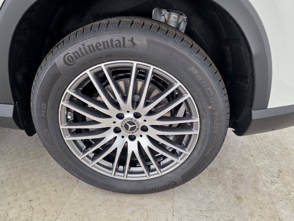New 2027 Polar White Mercedes-Benz GLC 300 image 28